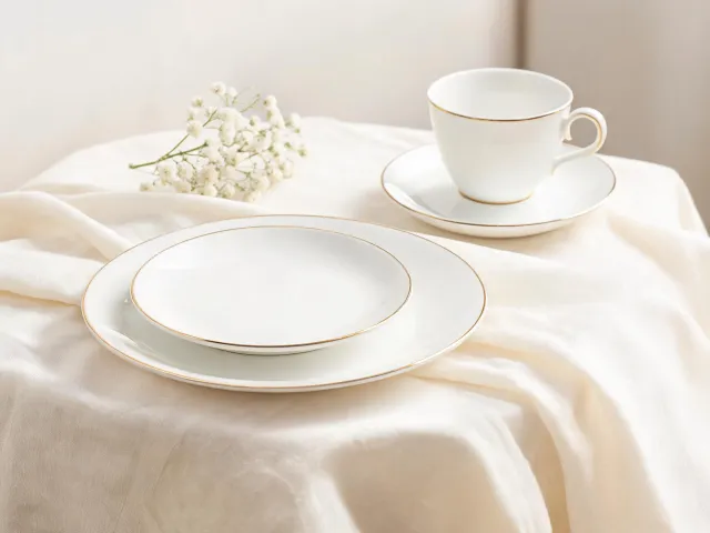 Fine china tabletop